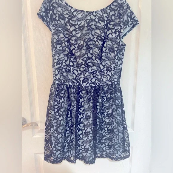 trixxi blue dress White Blue Floral Puff Sleeve Wrap Dress